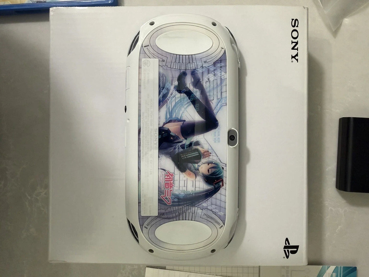 PS Vita Hatsune Miku Limited Edition PCHJ 10002 White Console
