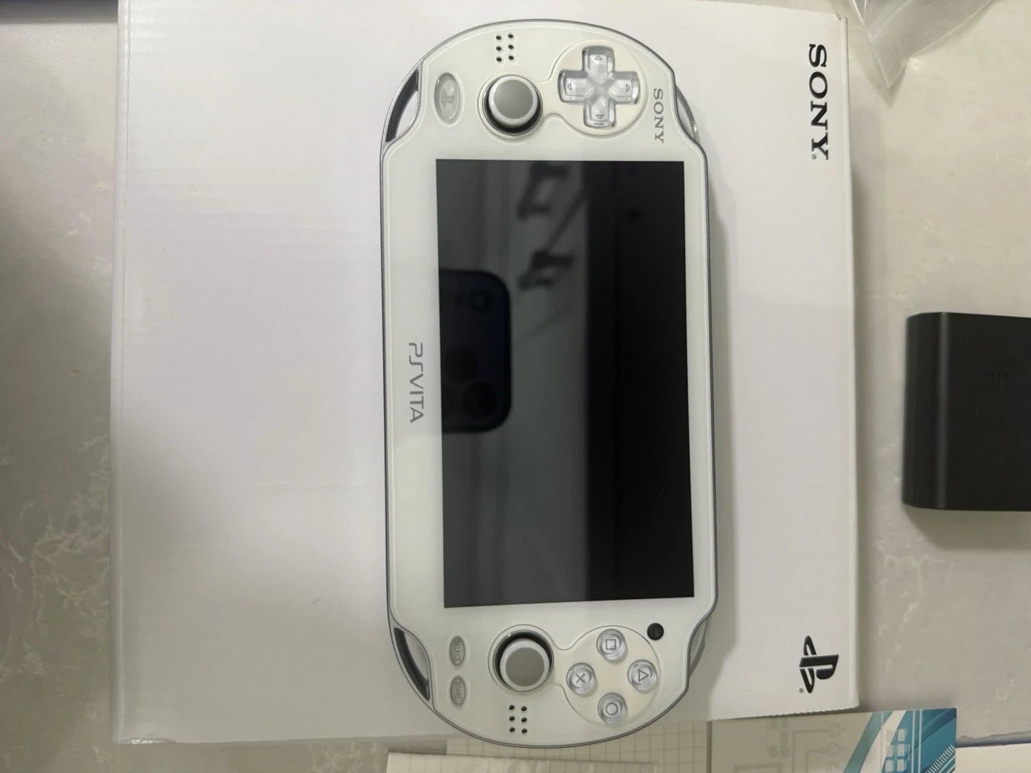 PS Vita Hatsune Miku Limited Edition PCHJ 10002 White Console