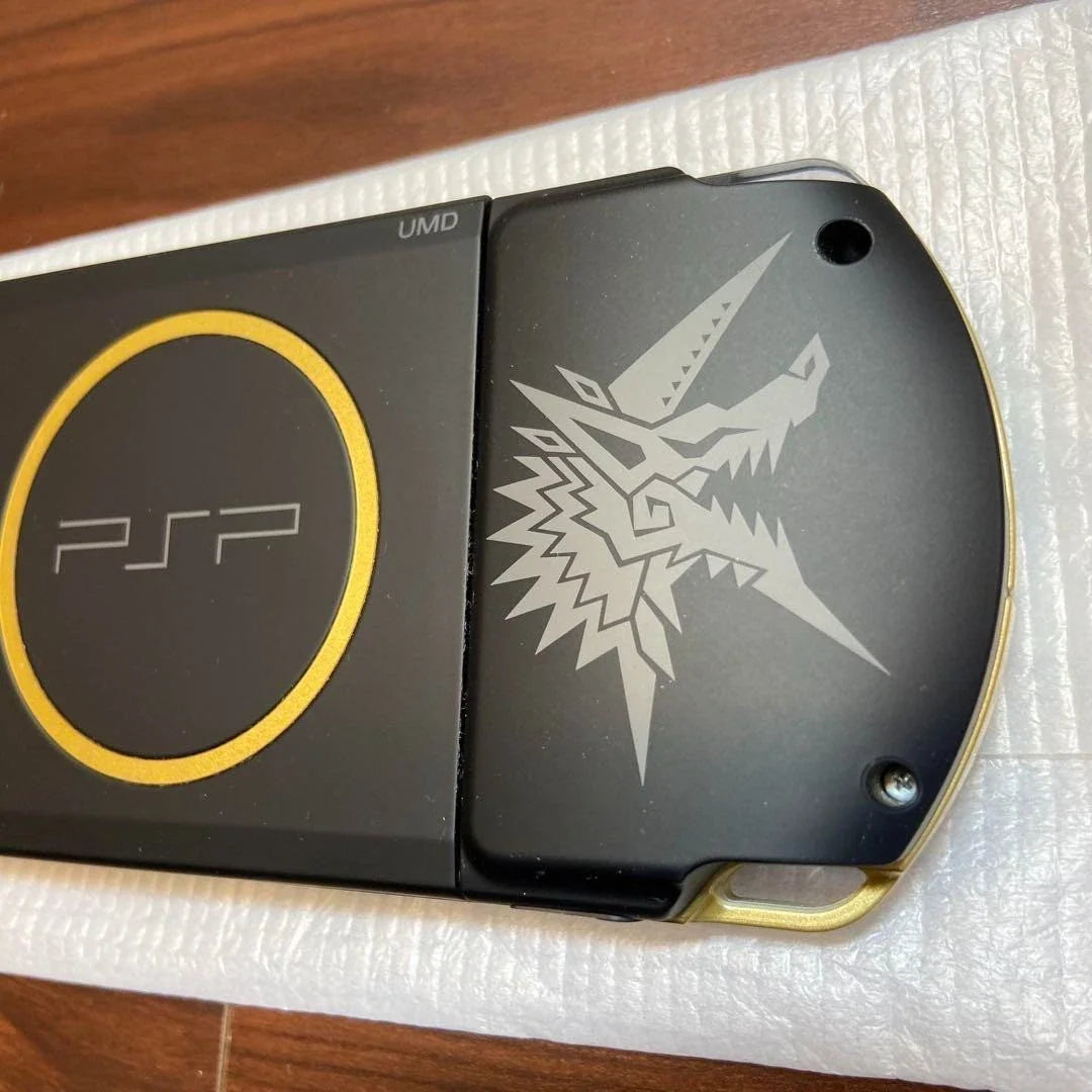 PSP console (3000 model) with Monster Hunter Portable 3rd game (4189) From Japan
